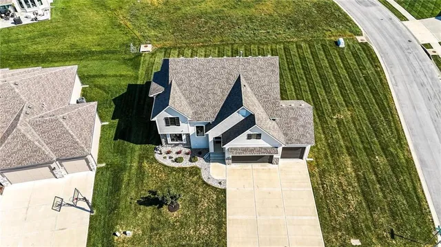 $649,000 | 1916 Northeast Park Ridge Drive, Lee's Summit, MO 64064