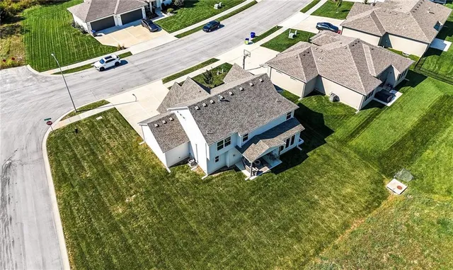 $649,000 | 1916 Northeast Park Ridge Drive, Lee's Summit, MO 64064