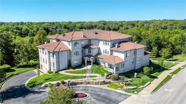 $400,000 | 12600 South Pflumm Road, Unit 104, Olathe, KS 66062