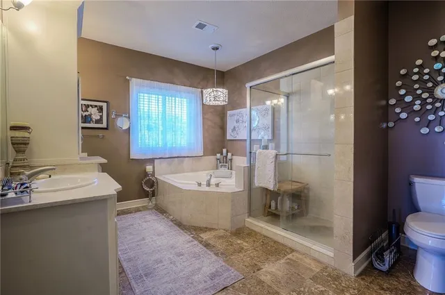 $400,000 | 12600 South Pflumm Road, Unit 104, Olathe, KS 66062