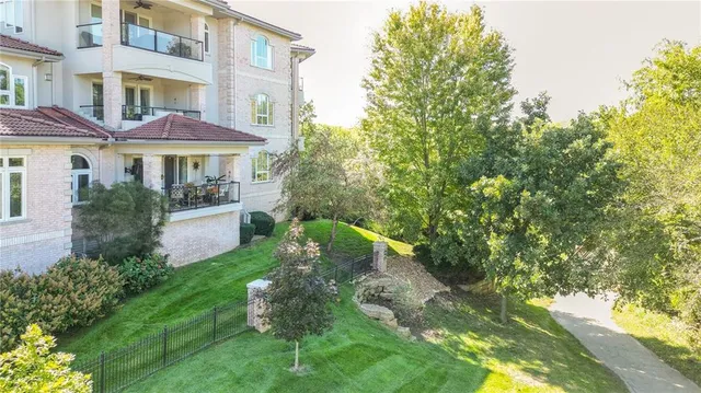 $400,000 | 12600 South Pflumm Road, Unit 104, Olathe, KS 66062