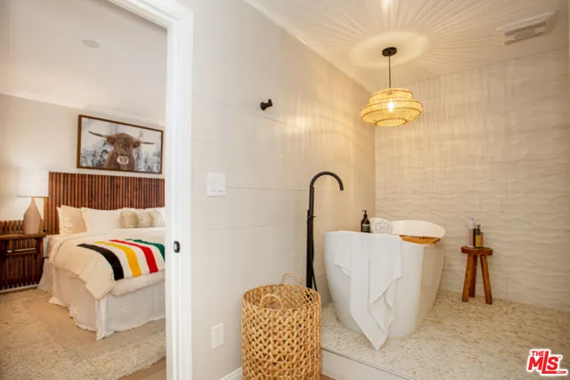 $4,600 | 8130 Redlands Street, Unit 4, Playa del Rey, CA 90293