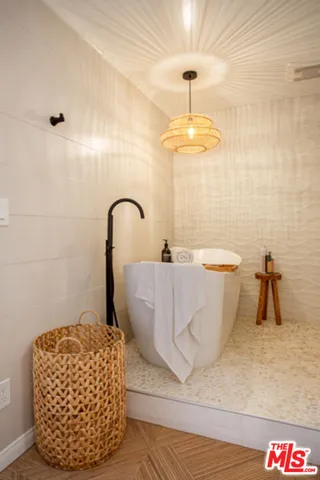 $4,600 | 8130 Redlands Street, Unit 4, Playa del Rey, CA 90293