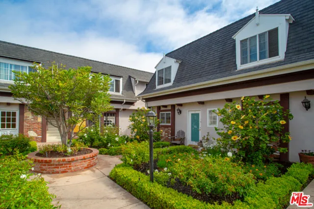 $4,600 | 8130 Redlands Street, Unit 4, Playa del Rey, CA 90293