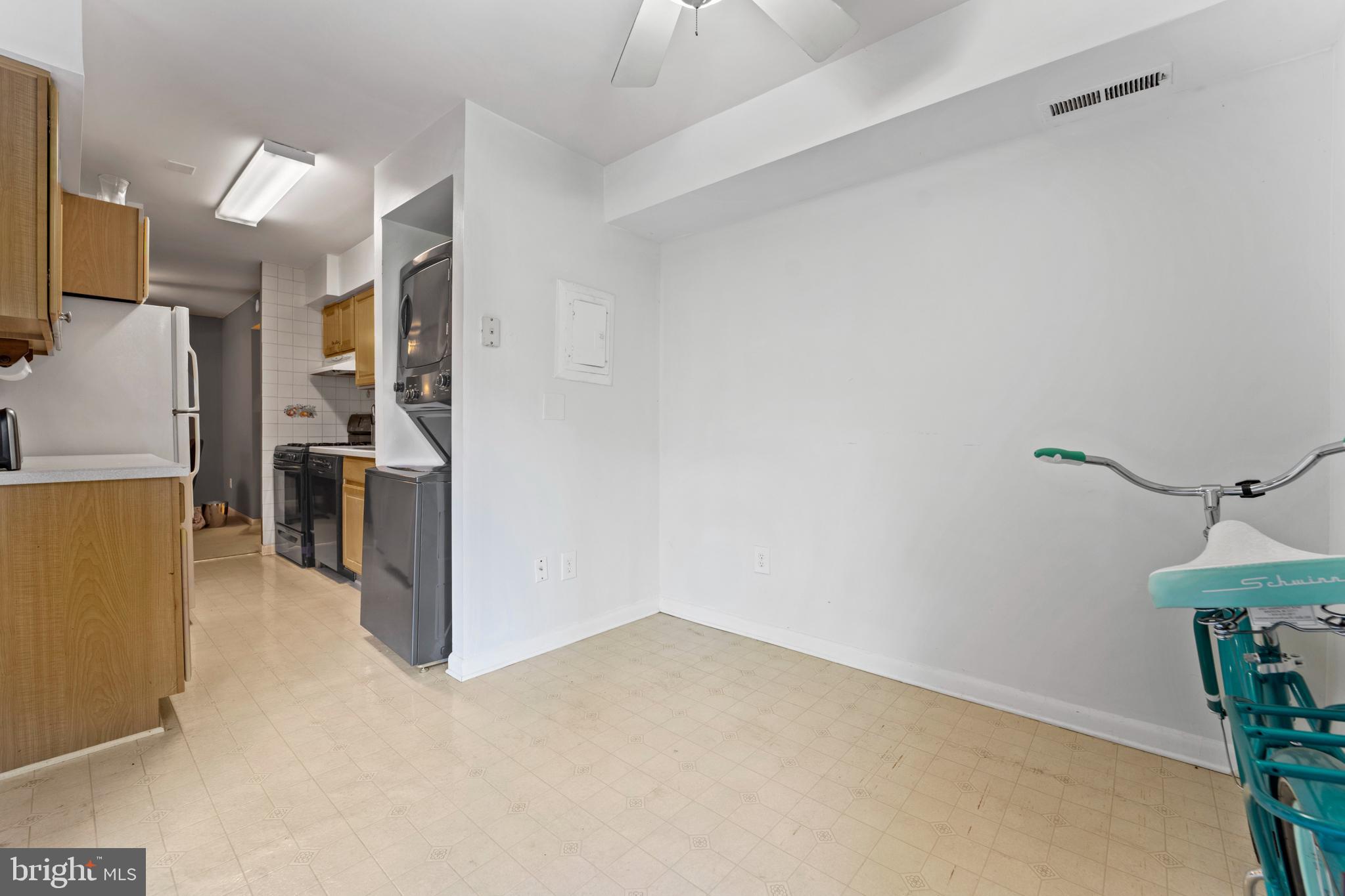 11220 Chestnut Grove Square, Unit 124 Reston, VA 20190 - Photo 11 of 32 Gallery Image 11