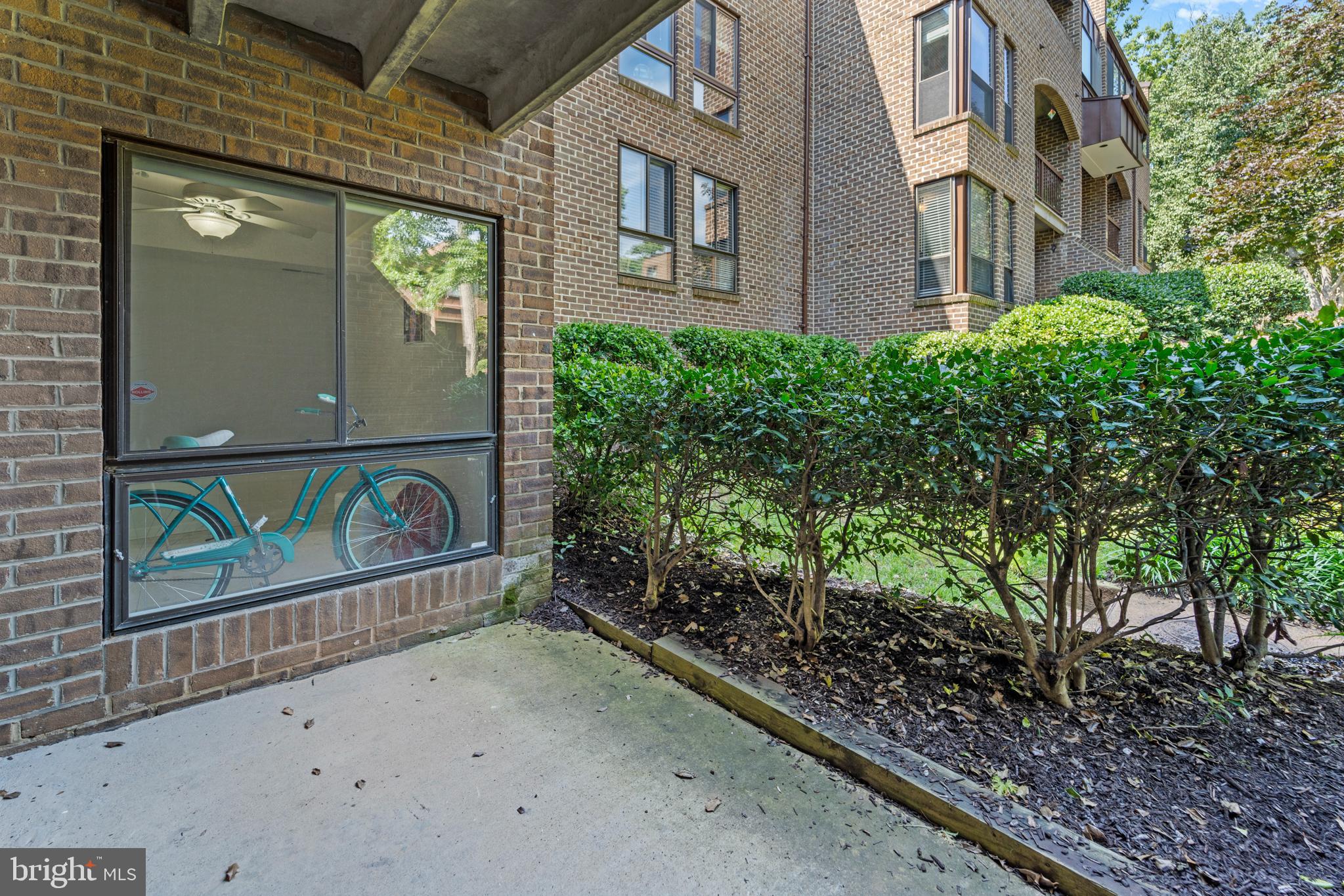 11220 Chestnut Grove Square, Unit 124 Reston, VA 20190 - Photo 15 of 32 Gallery Image 15