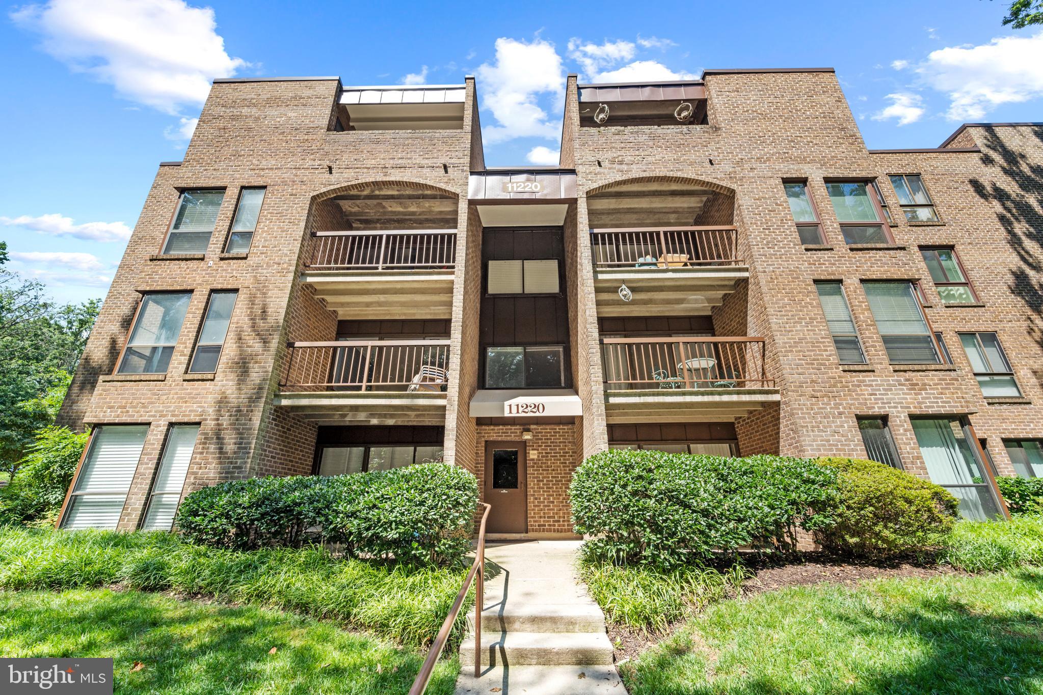 11220 Chestnut Grove Square, Unit 124 Reston, VA 20190 - Photo 2 of 32 Gallery Image 2