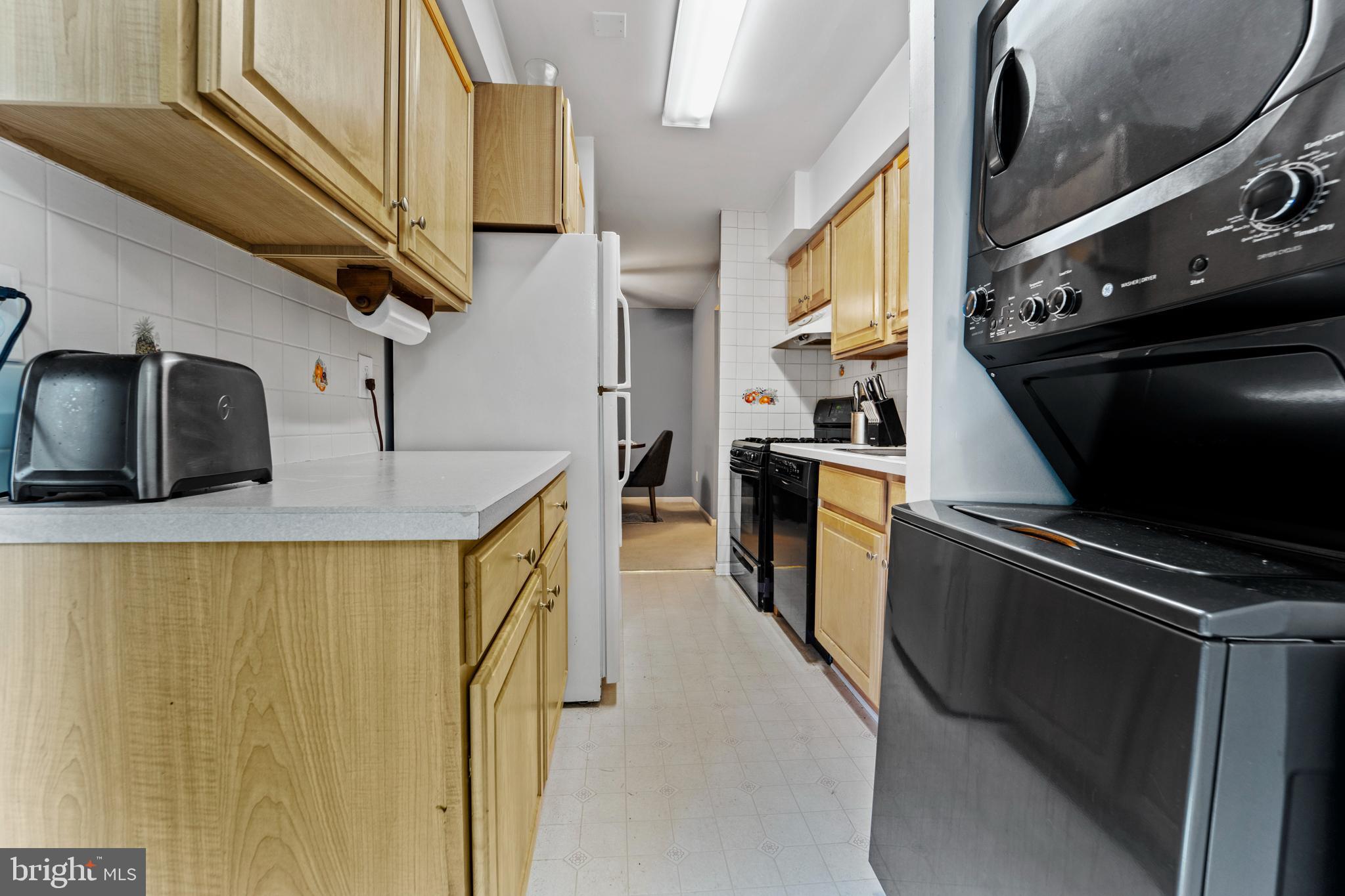 11220 Chestnut Grove Square, Unit 124 Reston, VA 20190 - Photo 9 of 32 Gallery Image 9