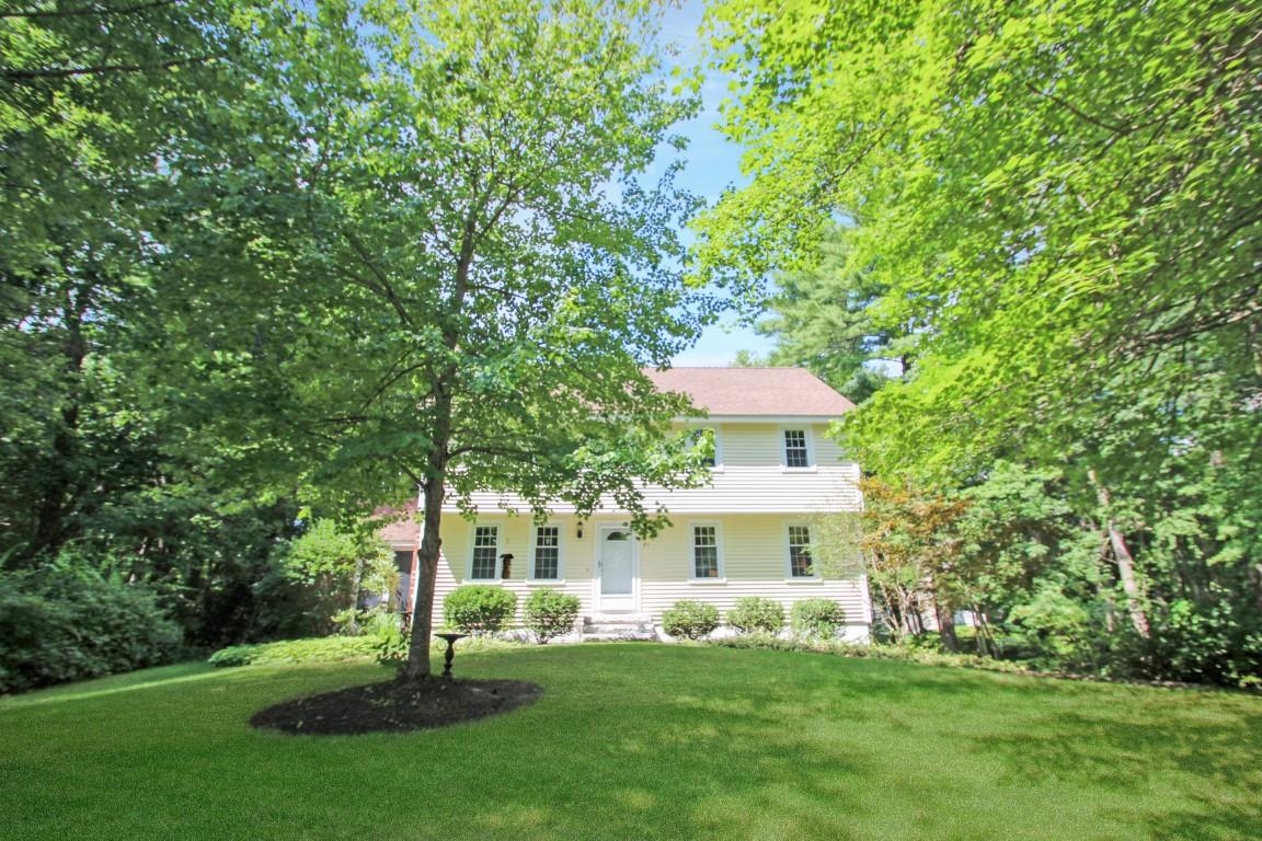 21 Crestwood Road Windham, NH 03087 - Photo 1 of 22