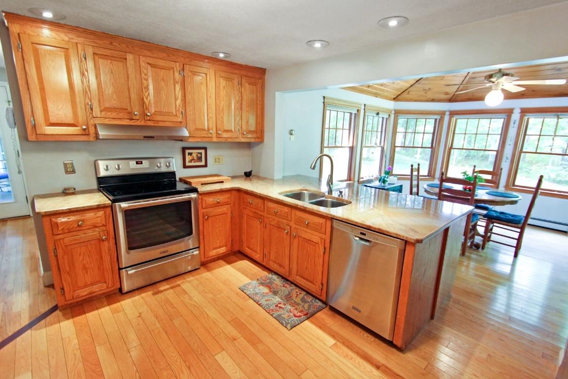 21 Crestwood Road Windham, NH 03087 - Photo 4 of 22