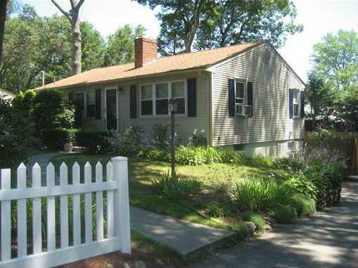 133 Knotty Oak Road Coventry, RI 02816 - Photo 1 of 20 Exterior Front.