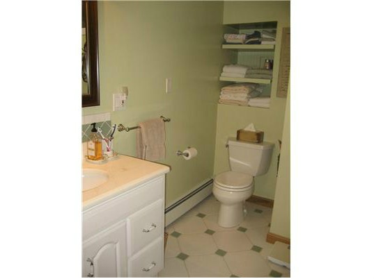 133 Knotty Oak Road Coventry, RI 02816 - Photo 15 of 20 Bathroom.