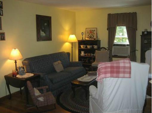 133 Knotty Oak Road Coventry, RI 02816 - Photo 4 of 20 Living Room.