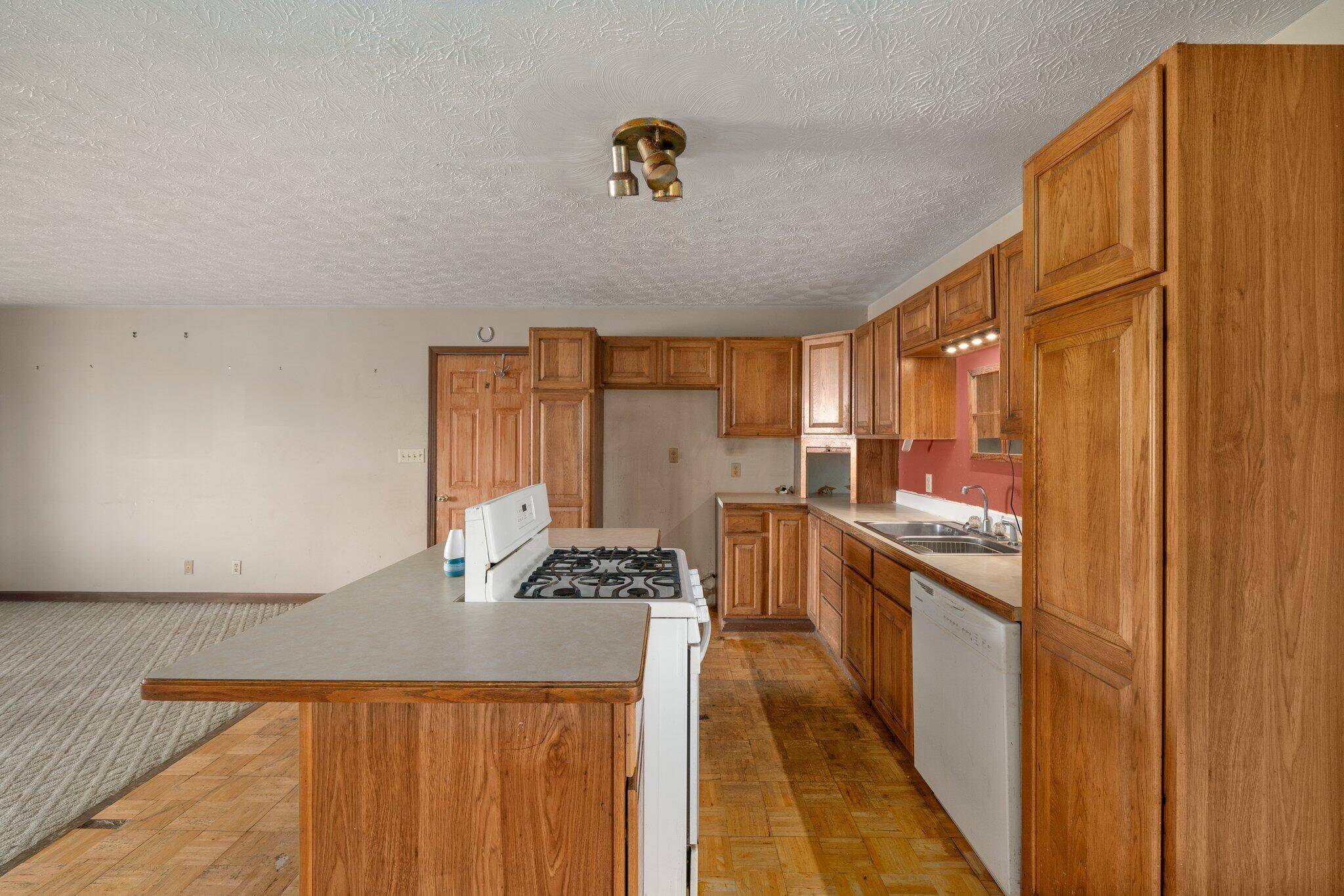 5269 McLean Mill Road Circleville, OH 43113 - Photo 14 of 56 Kitchen 2