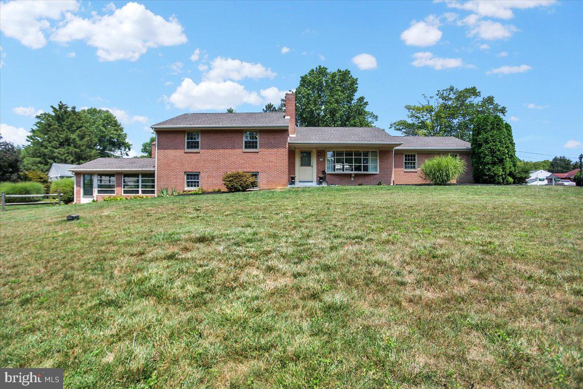 57 Springhouse Road Lancaster, PA 17603 - Photo 1 of 44 Main