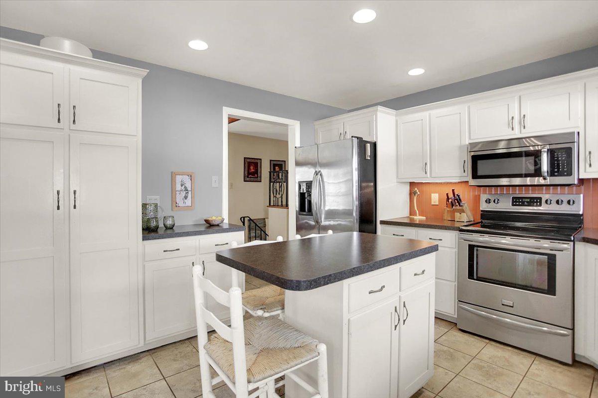 57 Springhouse Road Lancaster, PA 17603 - Photo 13 of 44 Kitchen