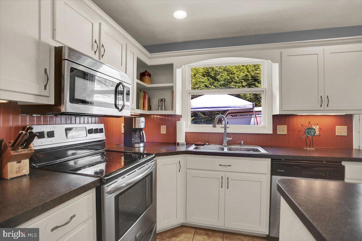 57 Springhouse Road Lancaster, PA 17603 - Photo 15 of 44 Kitchen