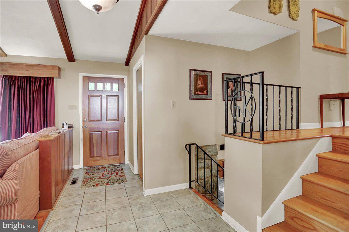57 Springhouse Road Lancaster, PA 17603 - Photo 17 of 44 Foyer