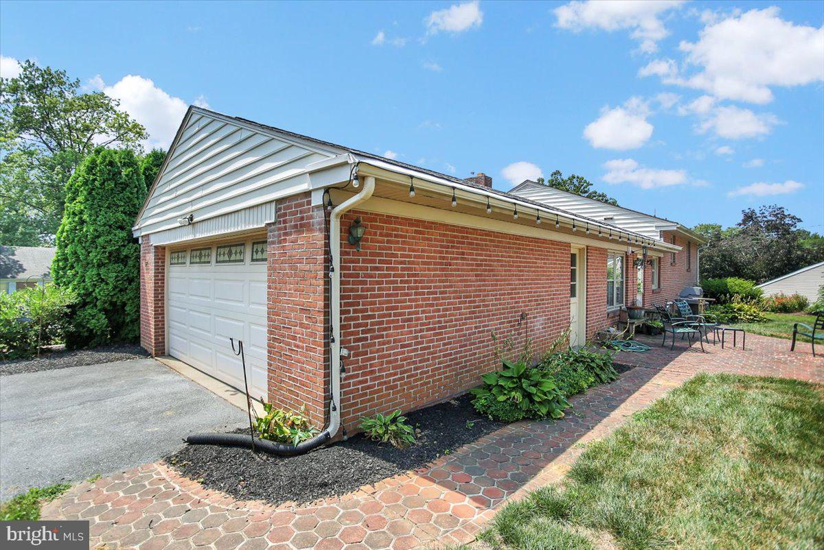 57 Springhouse Road Lancaster, PA 17603 - Photo 37 of 44 Patio