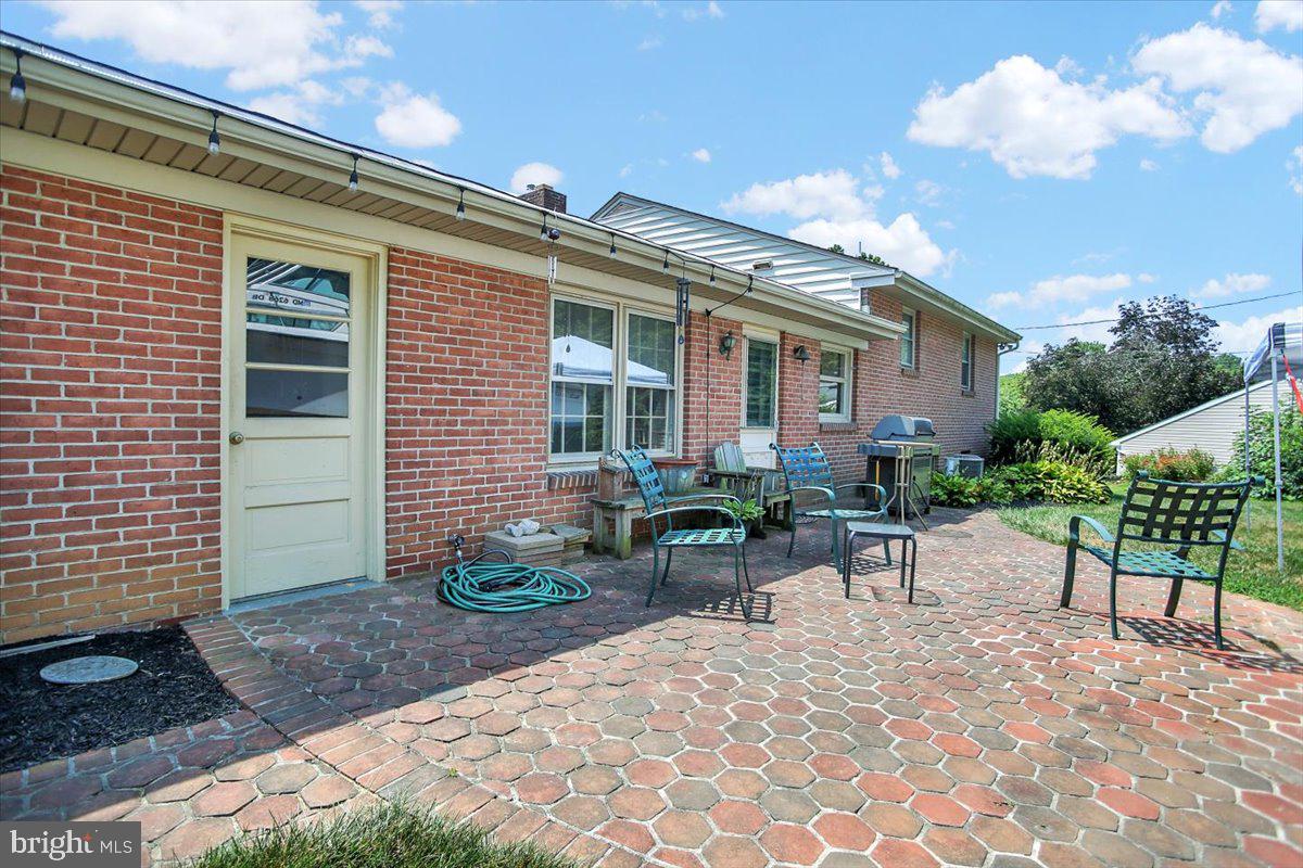 57 Springhouse Road Lancaster, PA 17603 - Photo 38 of 44 Patio