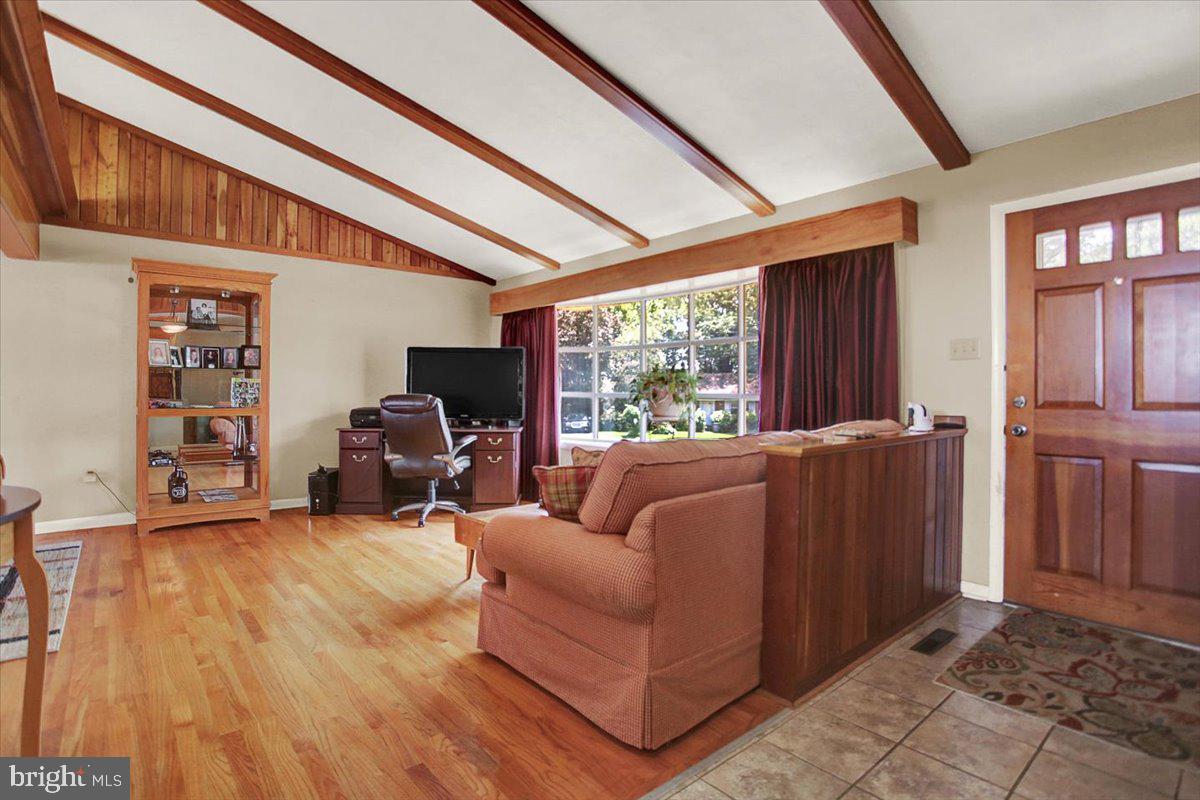 57 Springhouse Road Lancaster, PA 17603 - Photo 5 of 44 Living Room