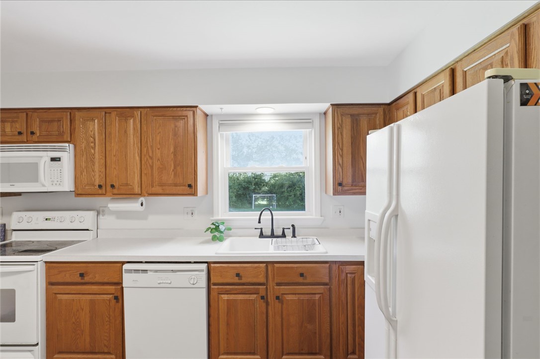 32 Traymore Road Irondequoit, NY 14609 - Photo 10 of 34