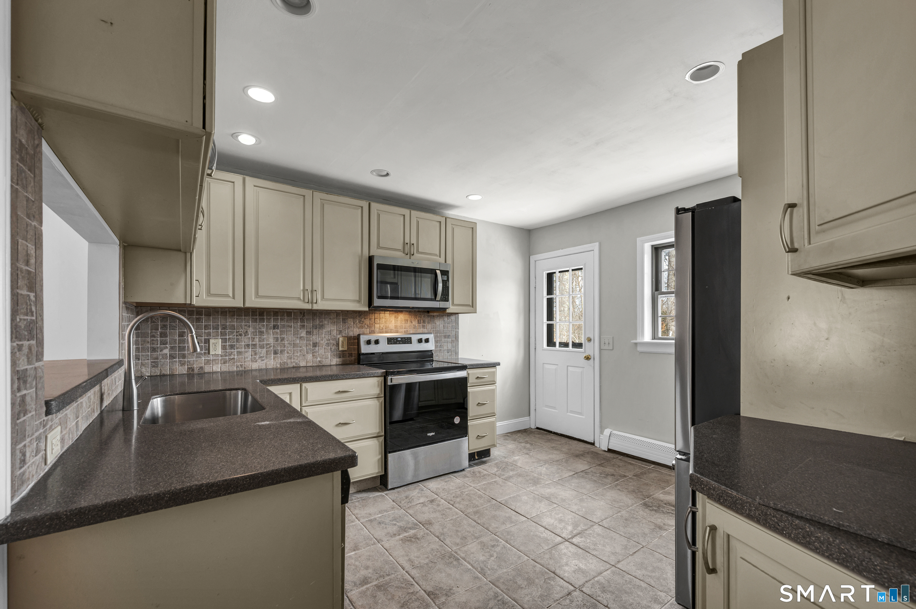 4 Copper Ridge Circle, Unit 4 Guilford, CT 06437 - Photo 11 of 34