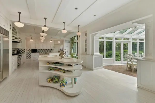 $11,750,000 | 15 Claridge Drive, Weston, MA 02493