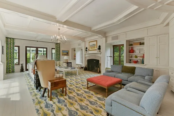 $11,750,000 | 15 Claridge Drive, Weston, MA 02493