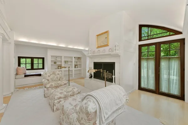 $11,750,000 | 15 Claridge Drive, Weston, MA 02493