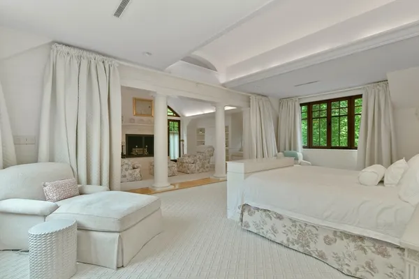 $11,750,000 | 15 Claridge Drive, Weston, MA 02493