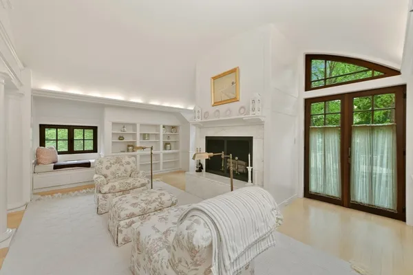 $11,750,000 | 15 Claridge Drive, Weston, MA 02493