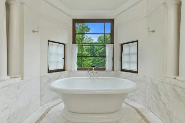$11,750,000 | 15 Claridge Drive, Weston, MA 02493