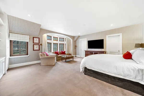 $11,750,000 | 15 Claridge Drive, Weston, MA 02493