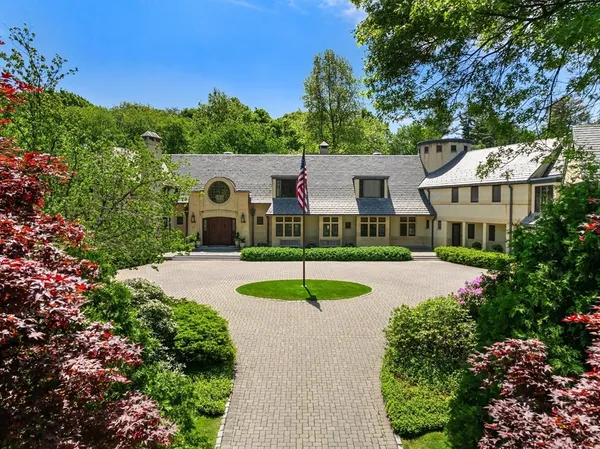 $11,750,000 | 15 Claridge Drive, Weston, MA 02493