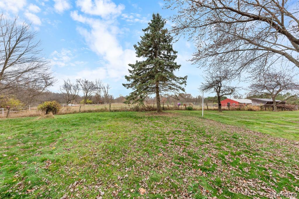 8330 Allen Road Fenton, MI 48430 - Photo 49 of 57