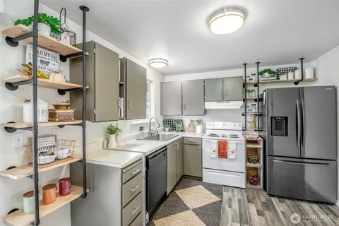 $625,000 | 5609-5611 104th Street East, Puyallup, WA 98373