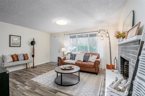 $625,000 | 5609-5611 104th Street East, Puyallup, WA 98373