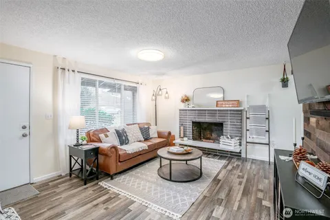 $625,000 | 5609-5611 104th Street East, Puyallup, WA 98373