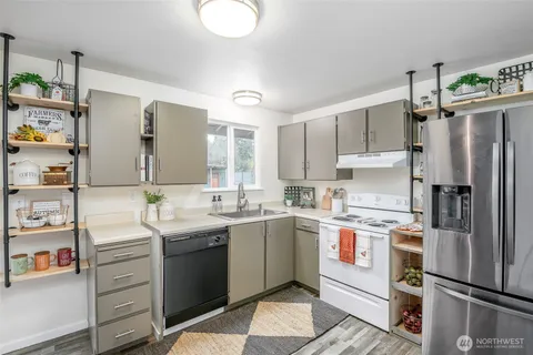 $625,000 | 5609-5611 104th Street East, Puyallup, WA 98373