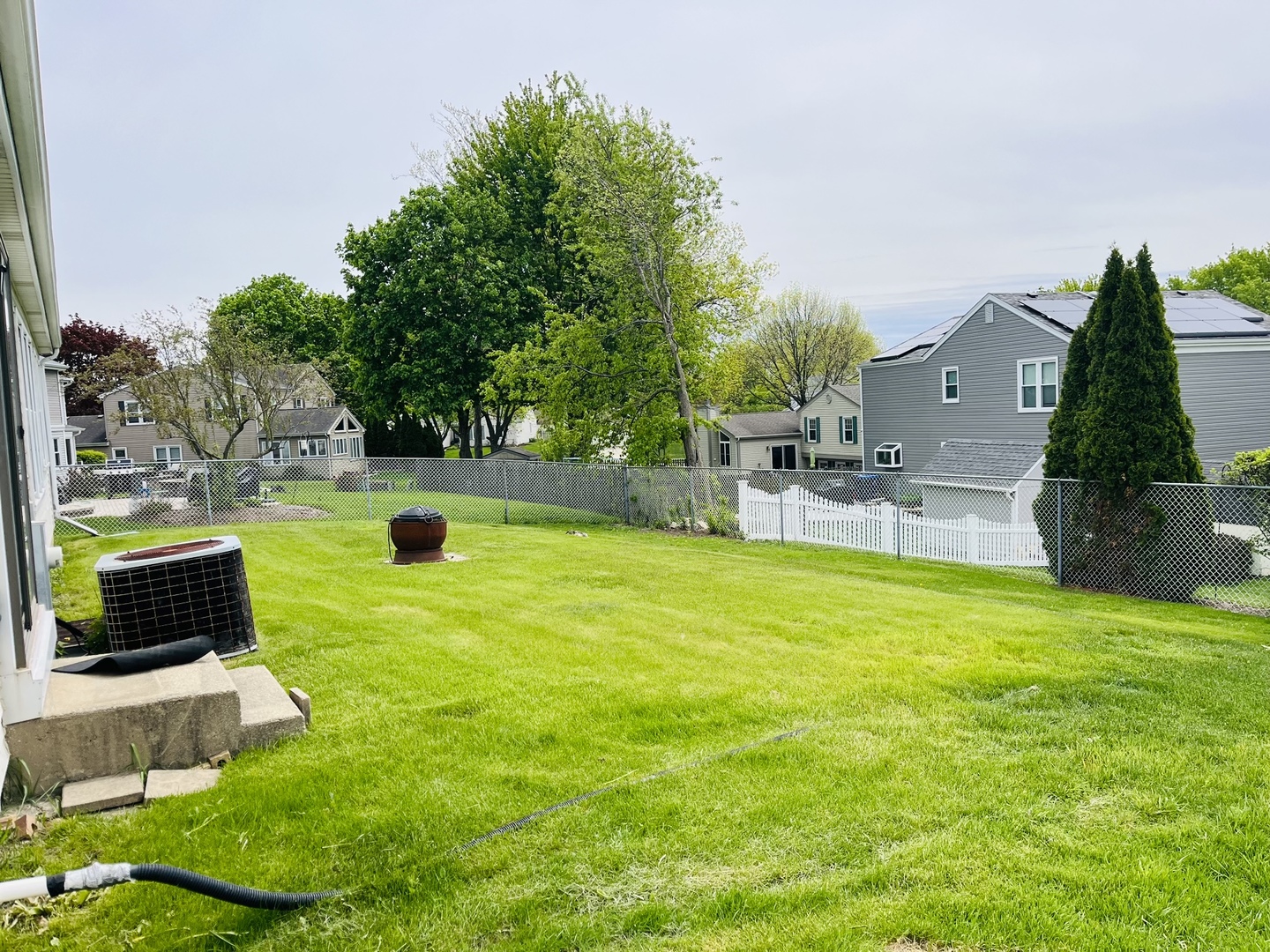 1915 Lawson Road Schaumburg, IL 60169 - Photo 3 of 18 Gallery Image 3