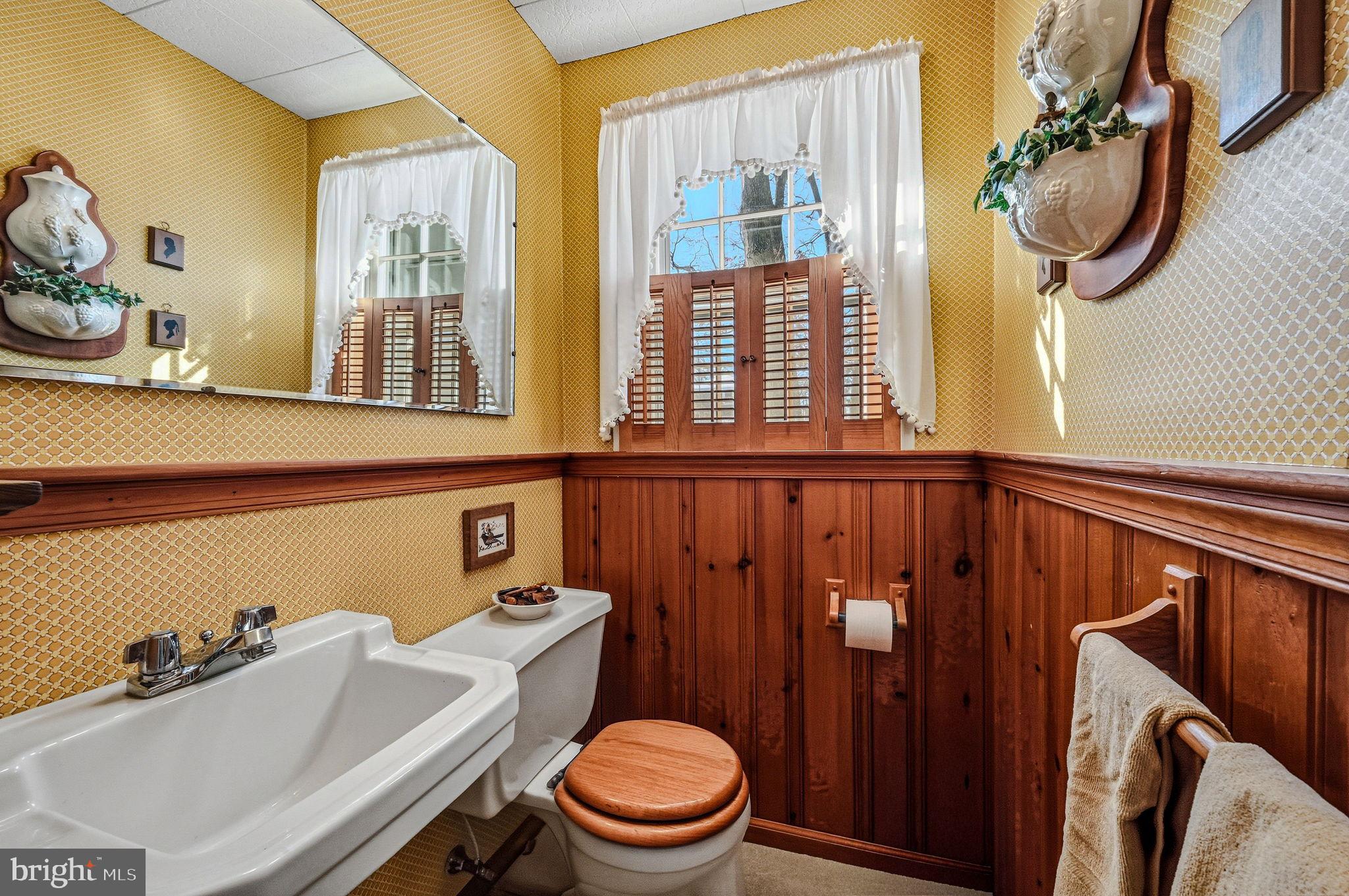 2414 Caney Road Wilmington, DE 19810 - Photo 23 of 37 Powder Room