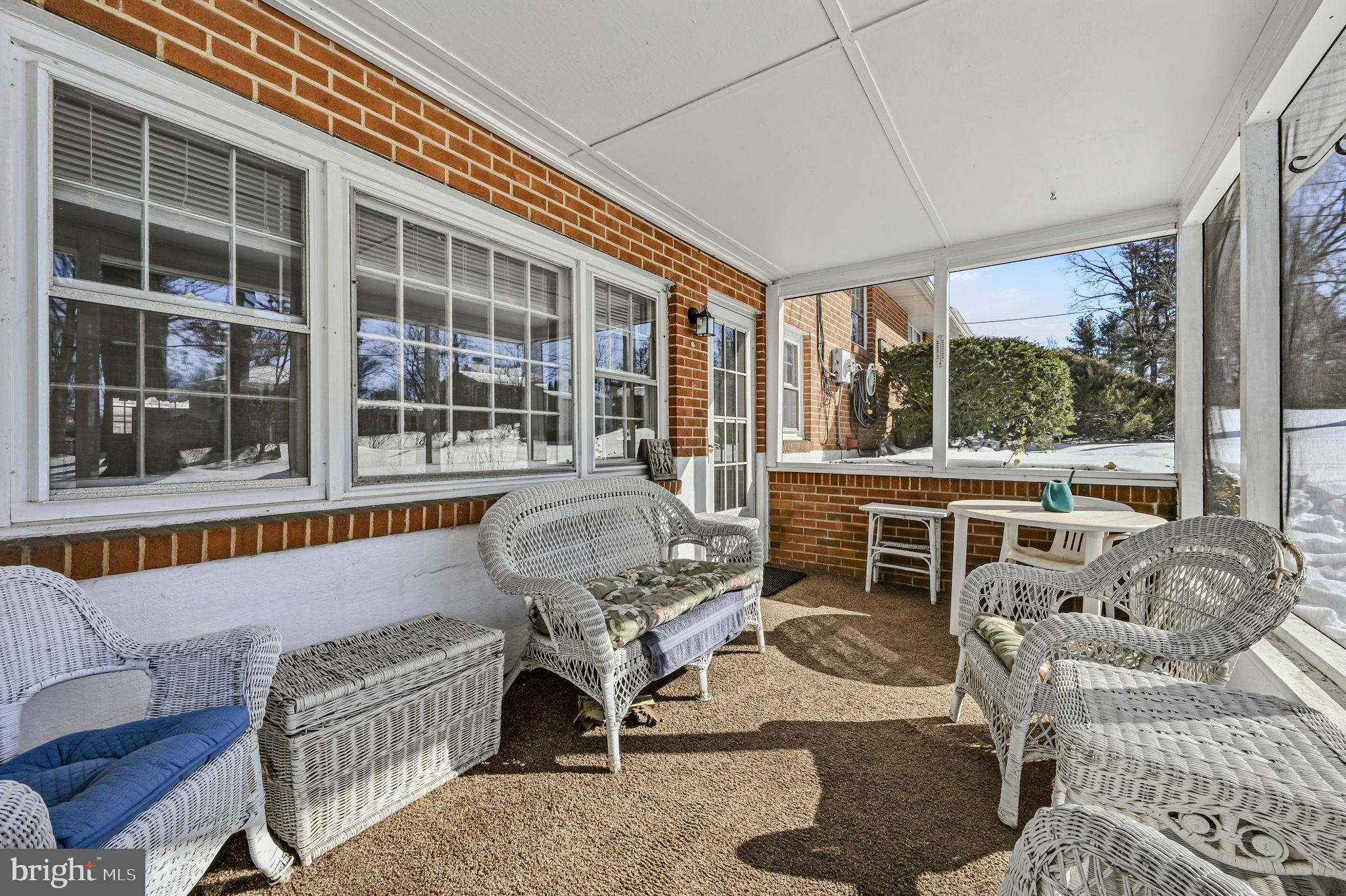 2414 Caney Road Wilmington, DE 19810 - Photo 33 of 37 Screened Porch