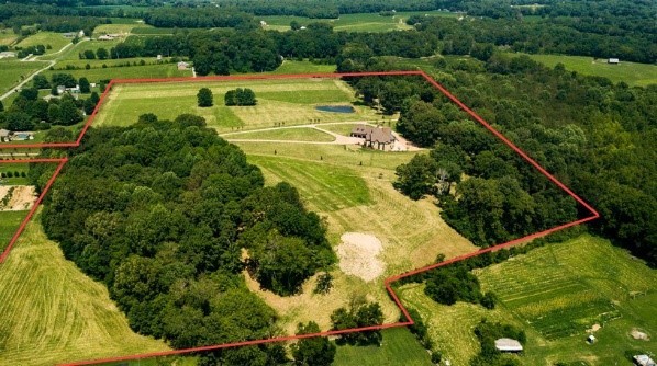 3747 Armstrong Road Springfield, TN 37172 - Photo 3 of 50 a view of a yard with plants