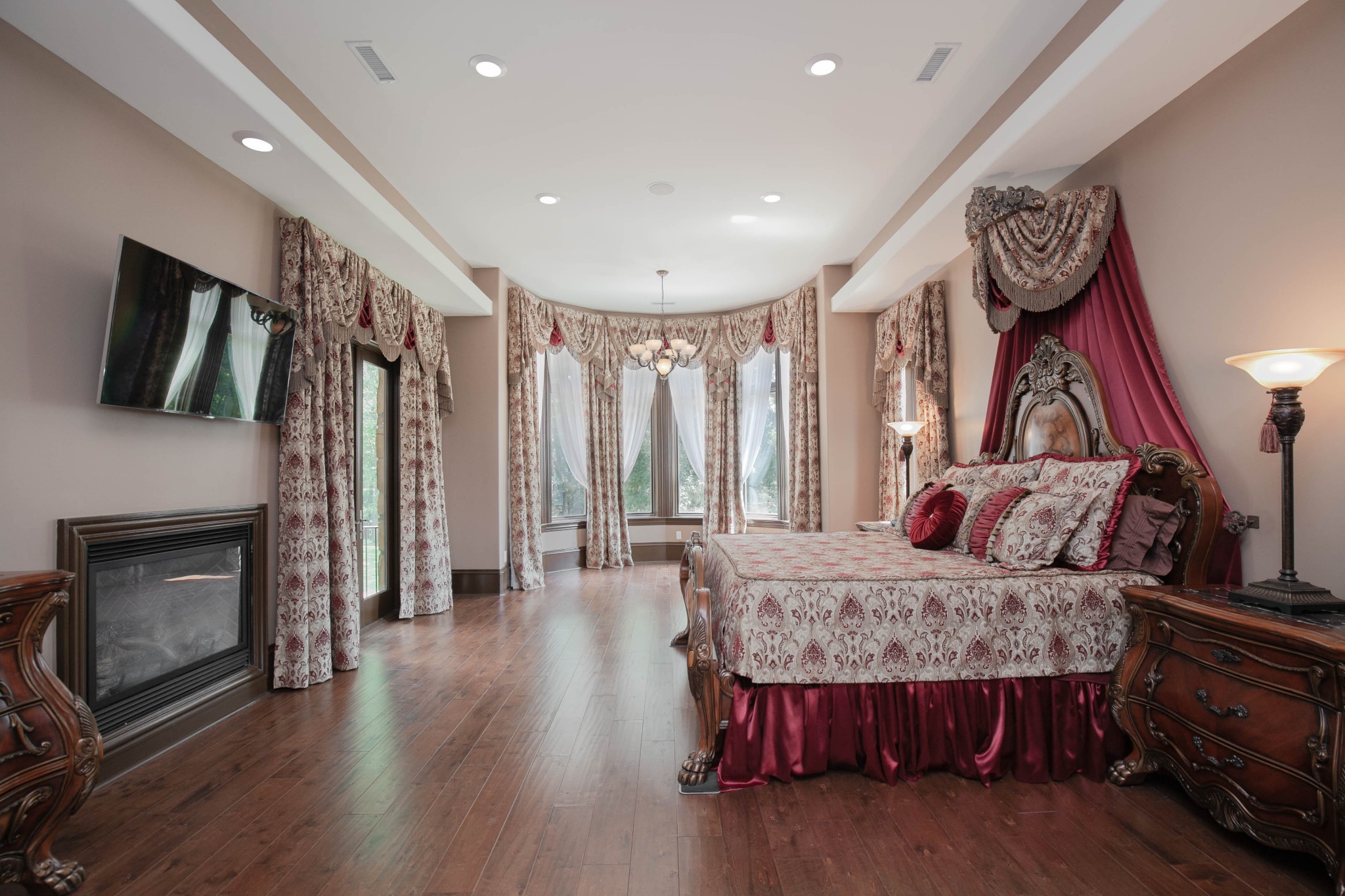 3747 Armstrong Road Springfield, TN 37172 - Photo 26 of 50 a living room with furniture and a fireplace