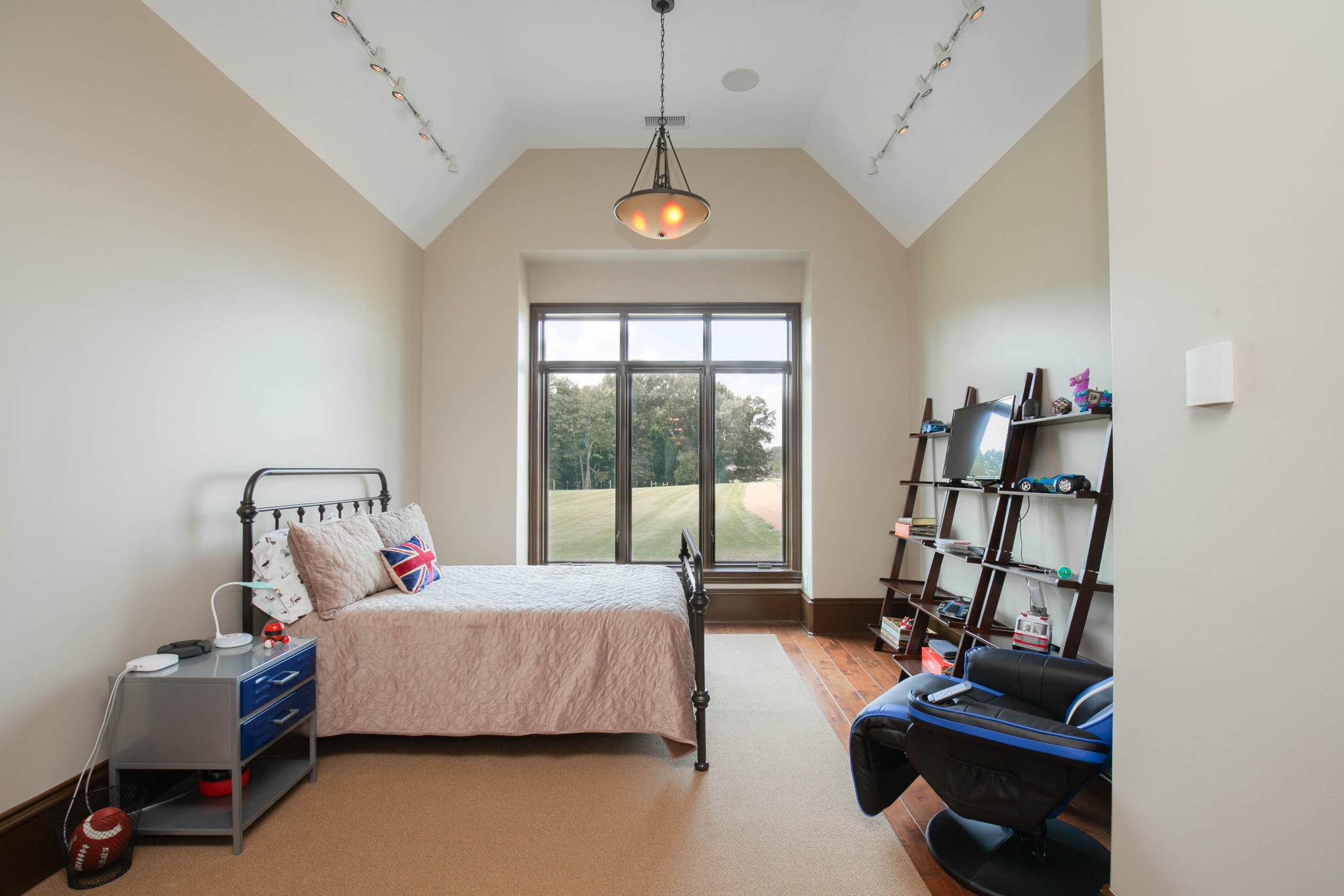 3747 Armstrong Road Springfield, TN 37172 - Photo 35 of 50 a bedroom with furniture and a window
