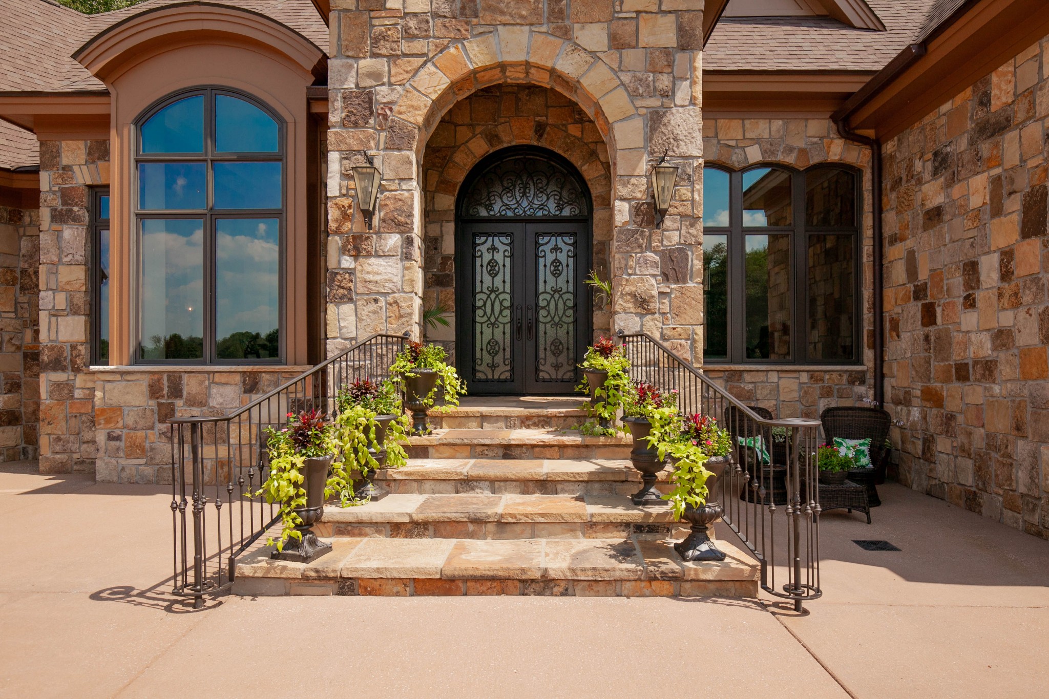 3747 Armstrong Road Springfield, TN 37172 - Photo 7 of 50 a front view of a house