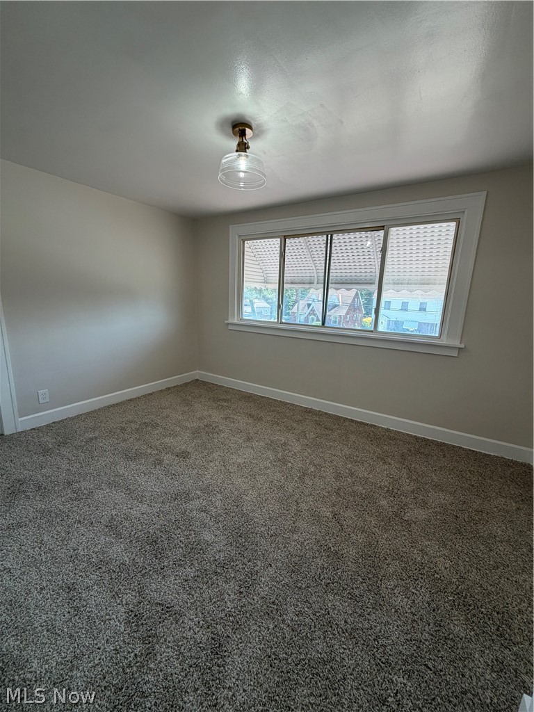 18229 Neff Road Cleveland, OH 44119 - Photo 28 of 46