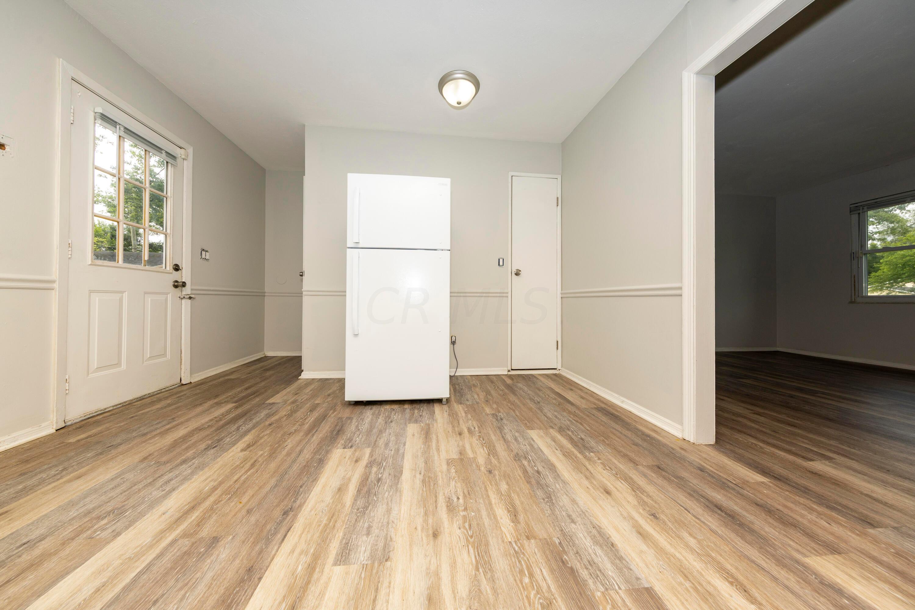3280 Arnsby Road Columbus, OH 43232 - Photo 6 of 15 3Kitchen_Arnsby_081023_HA_A1913
