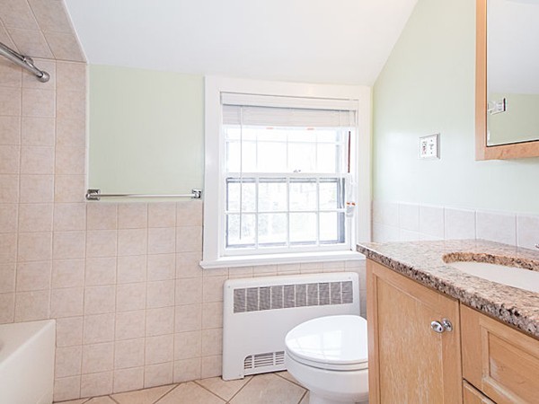 122 Roundwood Road Newton, MA 02464 - Photo 10 of 22 Gallery Image 10